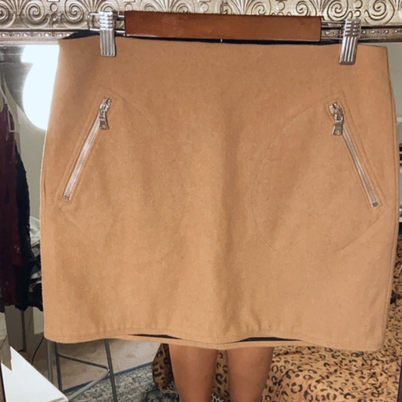 Tan Wool Skirt.. with POCKETS 🥳 - Picture 4 of 5